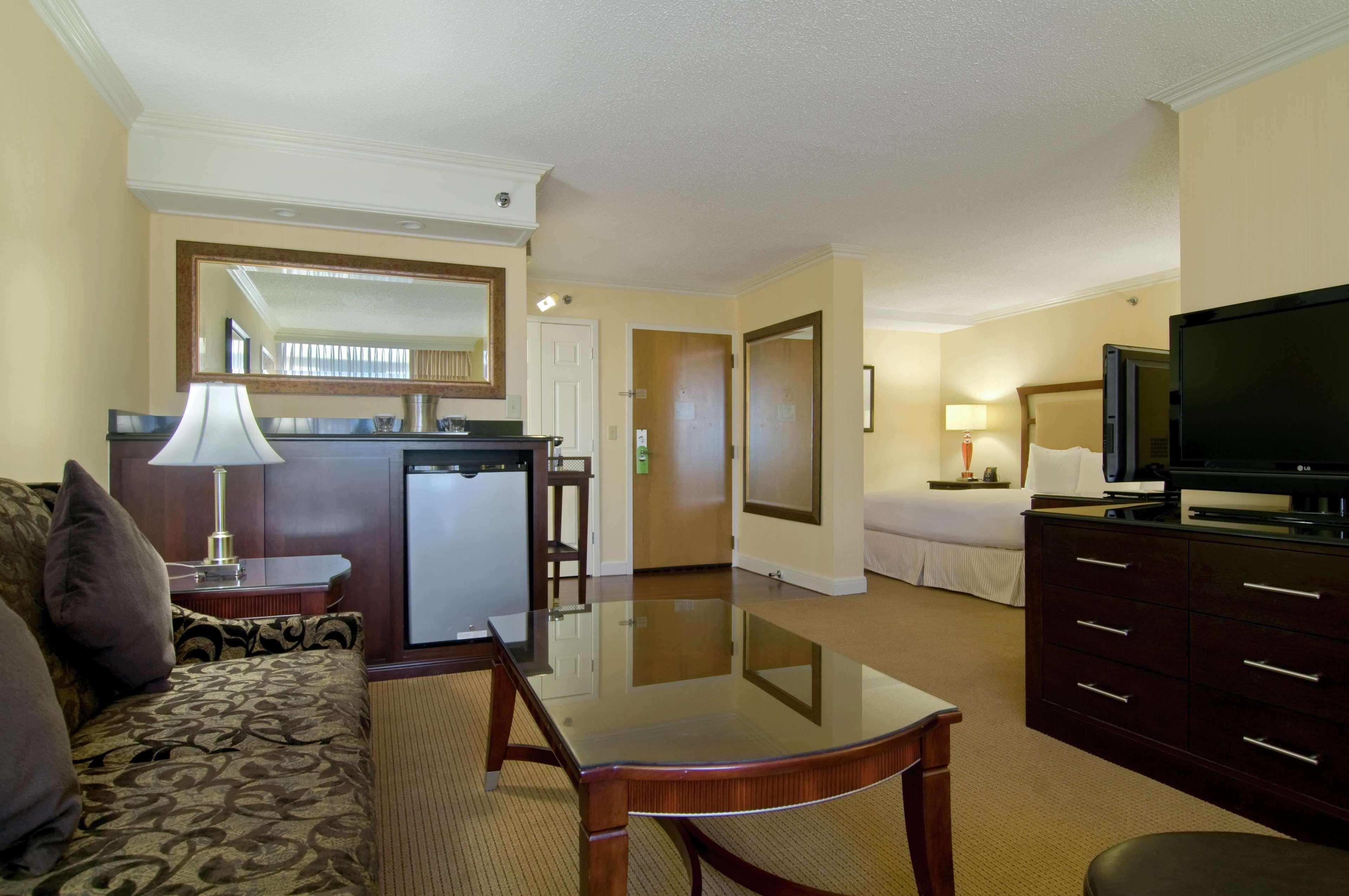 ฮิลตัน รอลีจ์ นอร์ทฮิลล์ Hotel ราลลี ภายนอก รูปภาพ