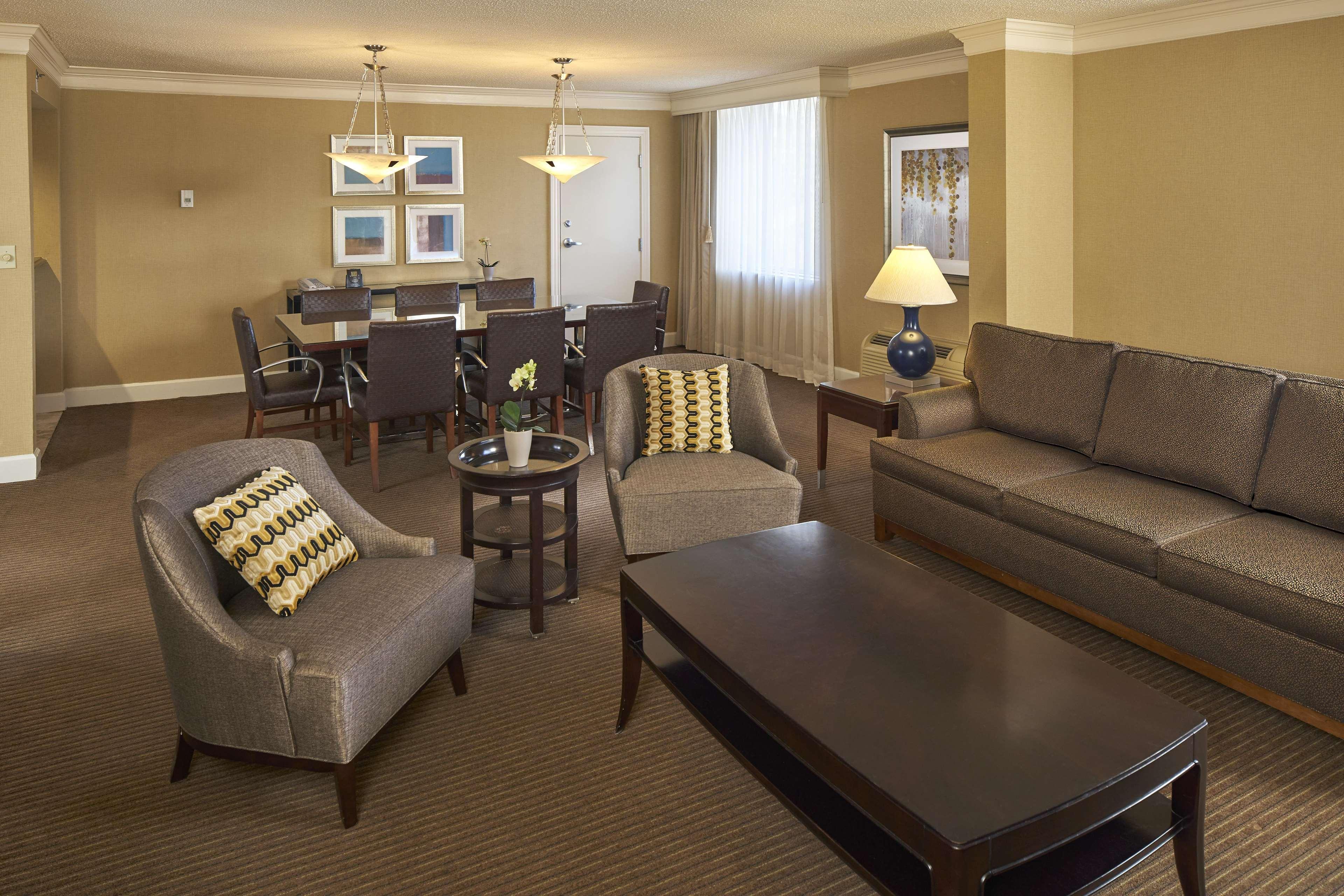 ฮิลตัน รอลีจ์ นอร์ทฮิลล์ Hotel ราลลี ภายนอก รูปภาพ